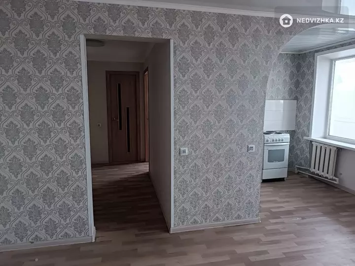 2-комнатная квартира, этаж 4 из 4, 39 м², фотография 3
