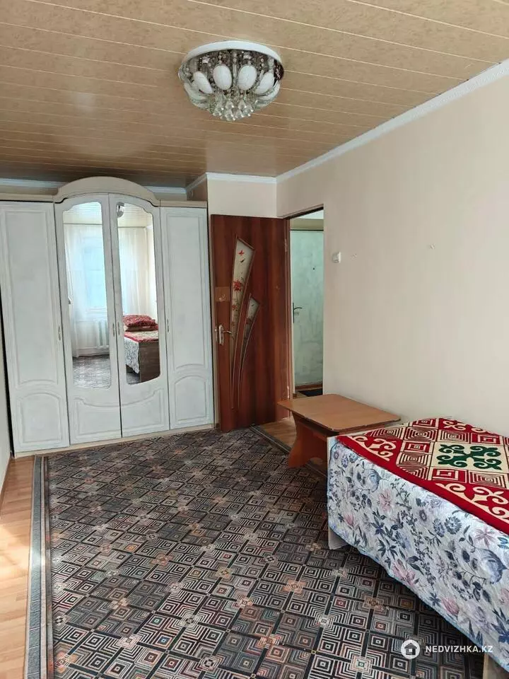 2-комнатная квартира, этаж 3 из 5, 52 м², фотография 4