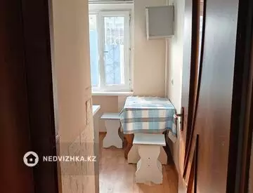 2-комнатная квартира, этаж 3 из 5, 52 м², миниатюра 10