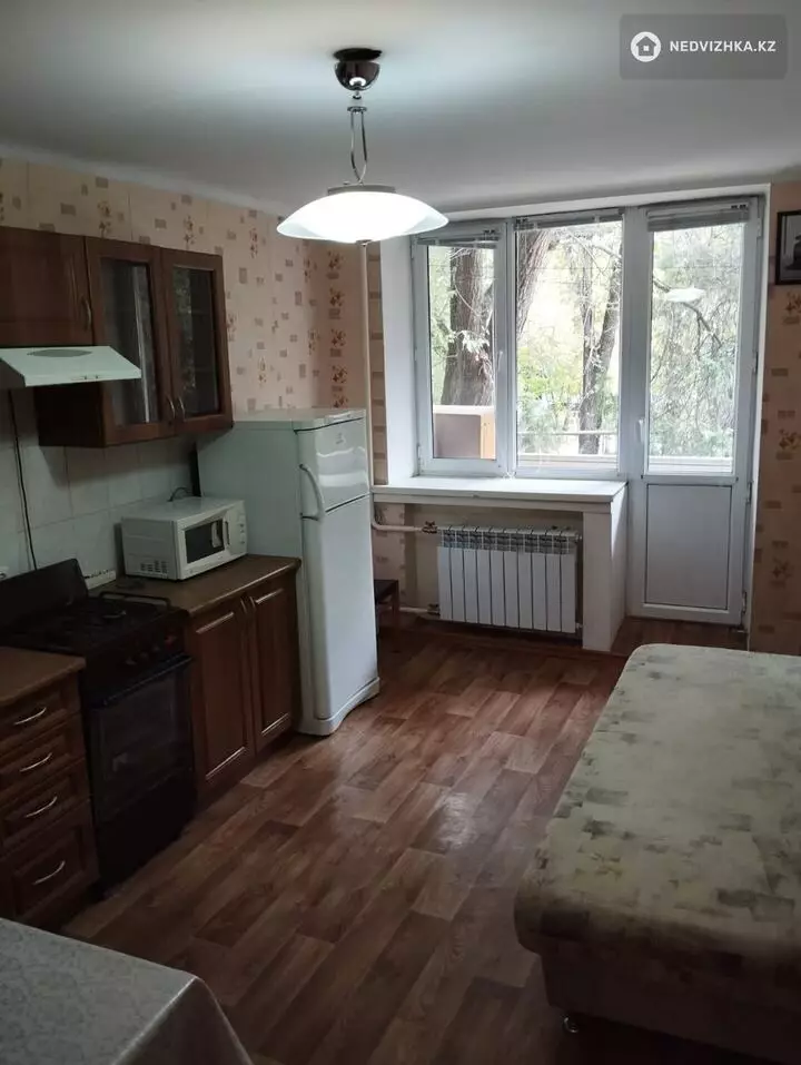 2-комнатная квартира, этаж 2 из 4, 38 м², На длительный срок, фотография 2