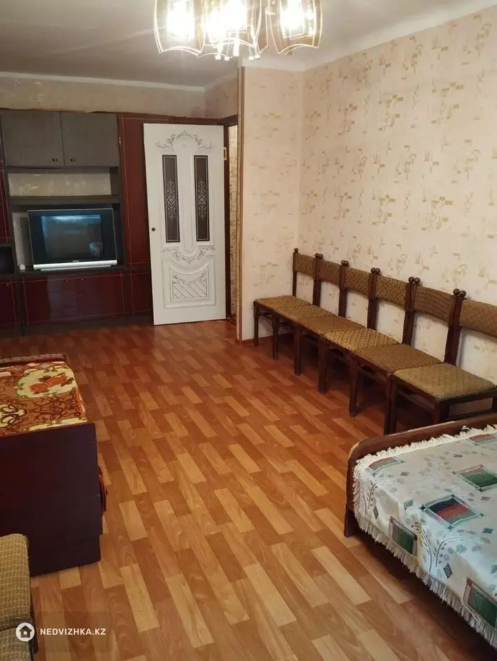 2-комнатная квартира, этаж 2 из 4, 38 м², На длительный срок, фотография 4