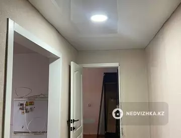2-комнатная квартира, этаж 8 из 9, 50 м², миниатюра 2
