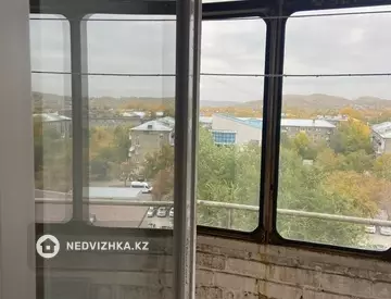 2-комнатная квартира, этаж 8 из 9, 50 м², миниатюра 10