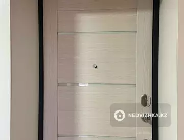 2-комнатная квартира, этаж 8 из 9, 50 м², миниатюра 11