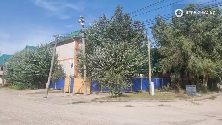 6-комнатный дом, 0.1 соток, 430 м², фотография 2