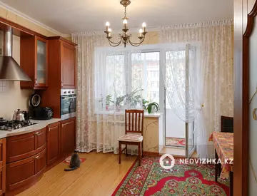 3-комнатная квартира, этаж 4 из 5, 110 м², На длительный срок, миниатюра 6