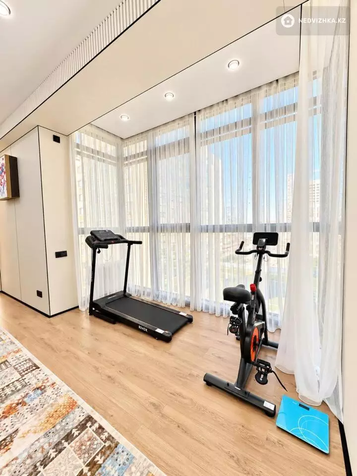 5-комнатная квартира, этаж 8 из 12, 150 м², фотография 5