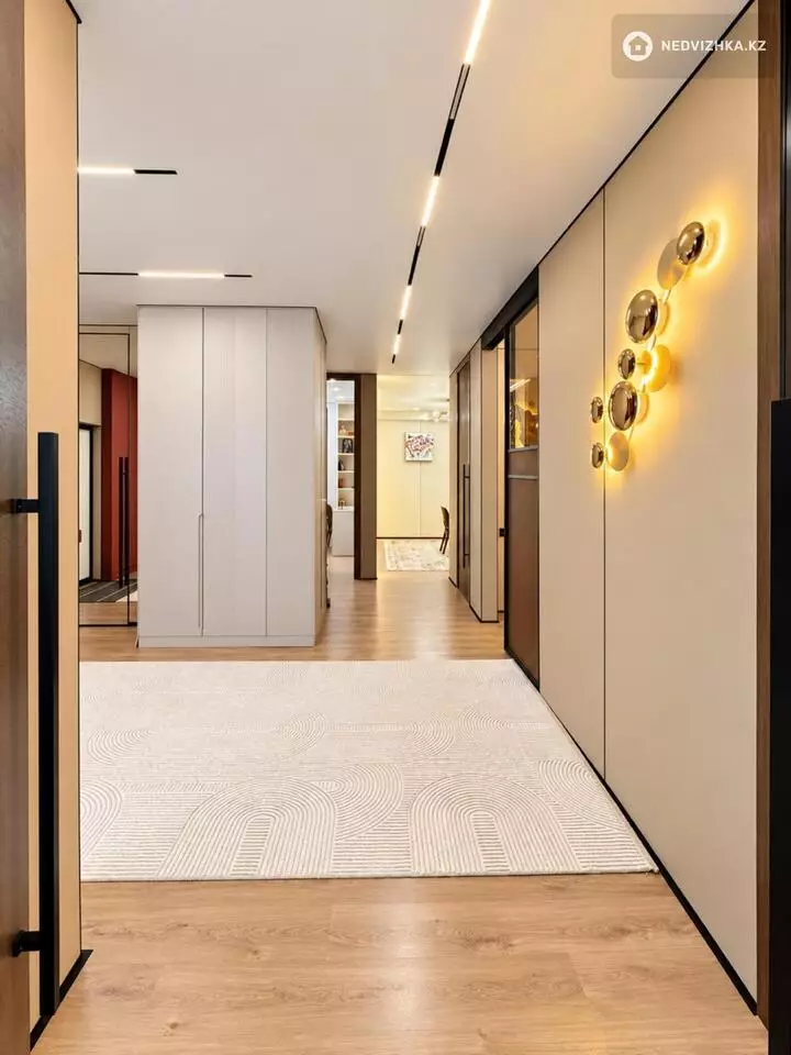 5-комнатная квартира, этаж 8 из 12, 150 м², фотография 2