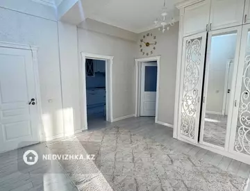 3-комнатная квартира, этаж 11 из 14, 118 м²