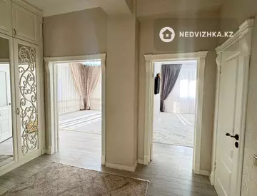 3-комнатная квартира, этаж 11 из 14, 118 м²