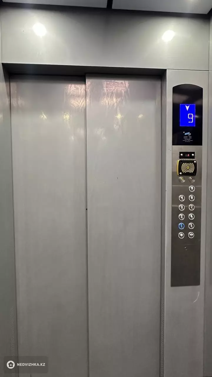2-комнатная квартира, этаж 9 из 9, 60 м², фотография 2