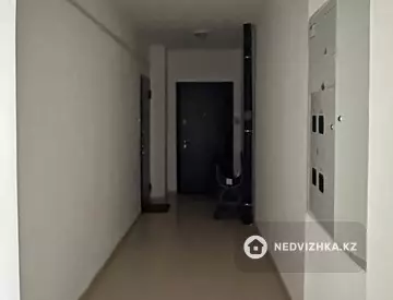 2-комнатная квартира, этаж 9 из 9, 60 м²