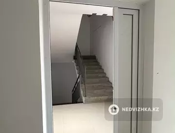 2-комнатная квартира, этаж 9 из 9, 60 м²