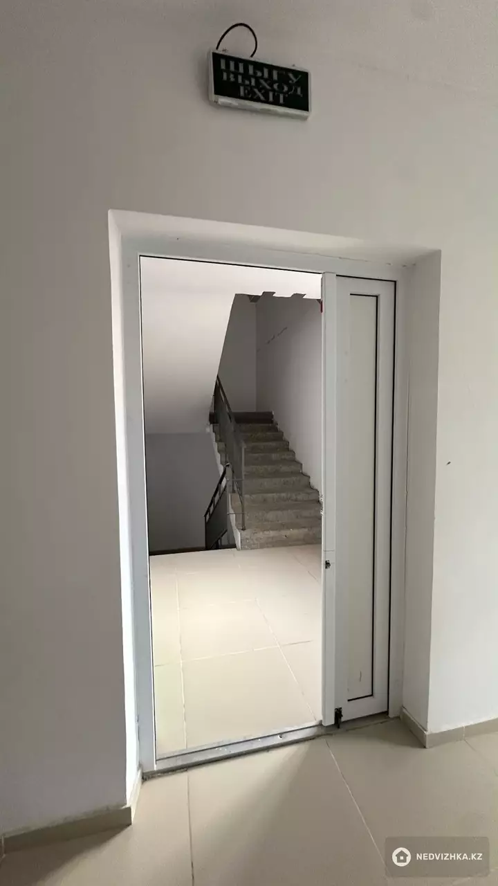 2-комнатная квартира, этаж 9 из 9, 60 м², фотография 4