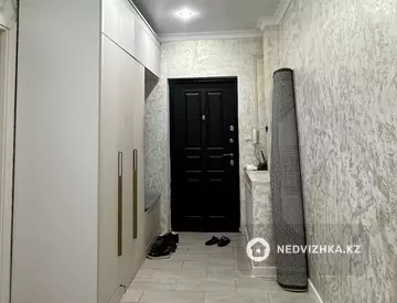 2-комнатная квартира, этаж 9 из 9, 60 м²