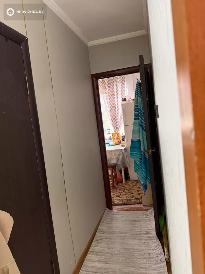 3-комнатная квартира, этаж 2 из 5, 58 м², фотография 2