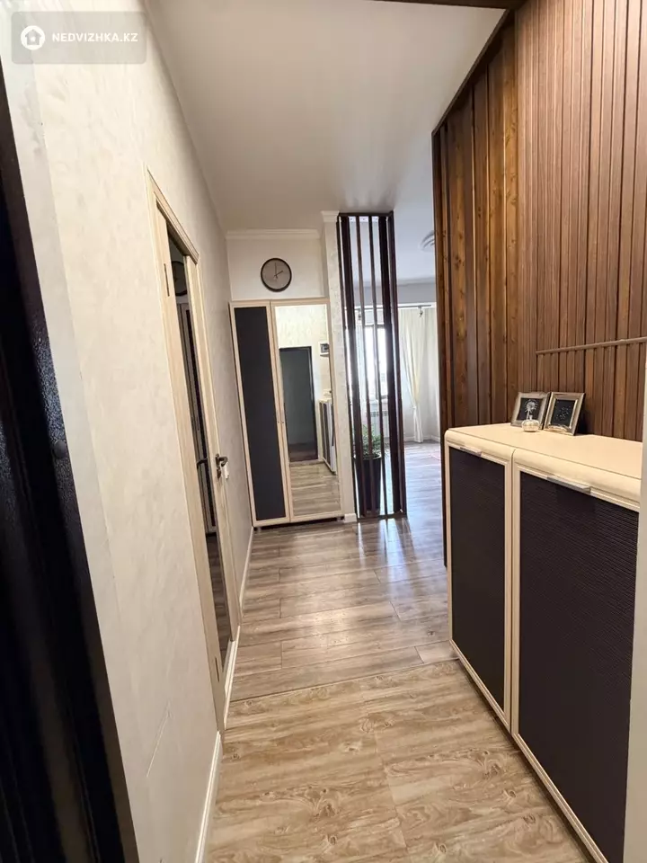 1-комнатная квартира, этаж 8 из 12, 45 м², На длительный срок, фотография 2