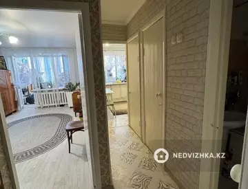 1-комнатная квартира, этаж 12 из 14, 40 м², миниатюра 1