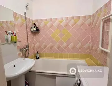 1-комнатная квартира, этаж 12 из 14, 40 м², миниатюра 4