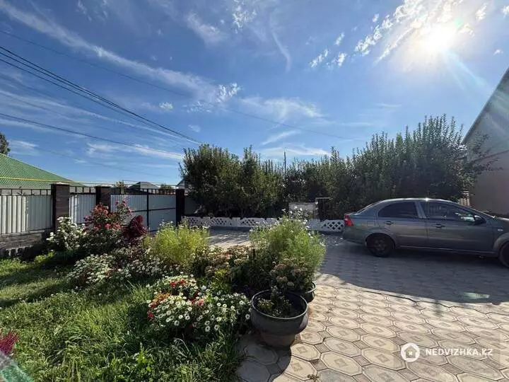 7-комнатный дом, 8 соток, 180 м², фотография 3