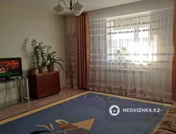 4-комнатная квартира, этаж 5 из 5, 107 м², миниатюра 2