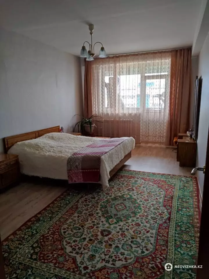 4-комнатная квартира, этаж 5 из 5, 107 м², фотография 5