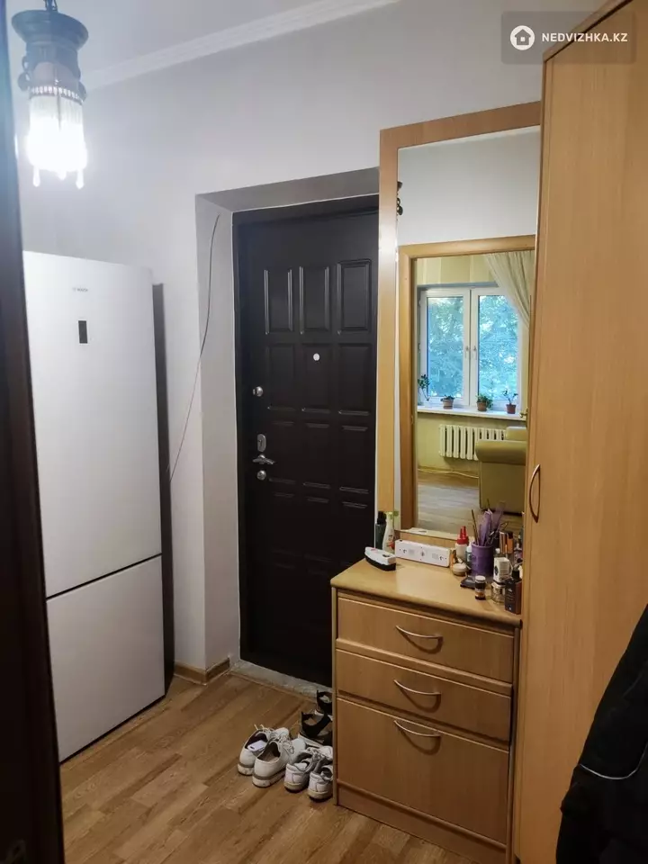 1-комнатная квартира, этаж 3 из 5, 38 м², фотография 2