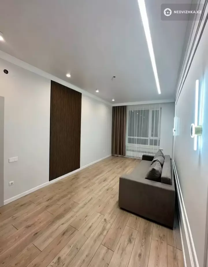 2-комнатная квартира, этаж 12 из 12, 62 м², фотография 3