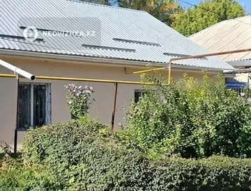 4-комнатная часть дома, 0.4 соток, 110 м²