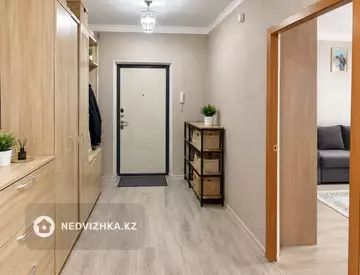 2-комнатная квартира, этаж 3 из 9, 60 м², миниатюра 4