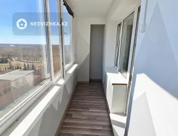 2-комнатная квартира, этаж 8 из 10, 51 м², миниатюра 12