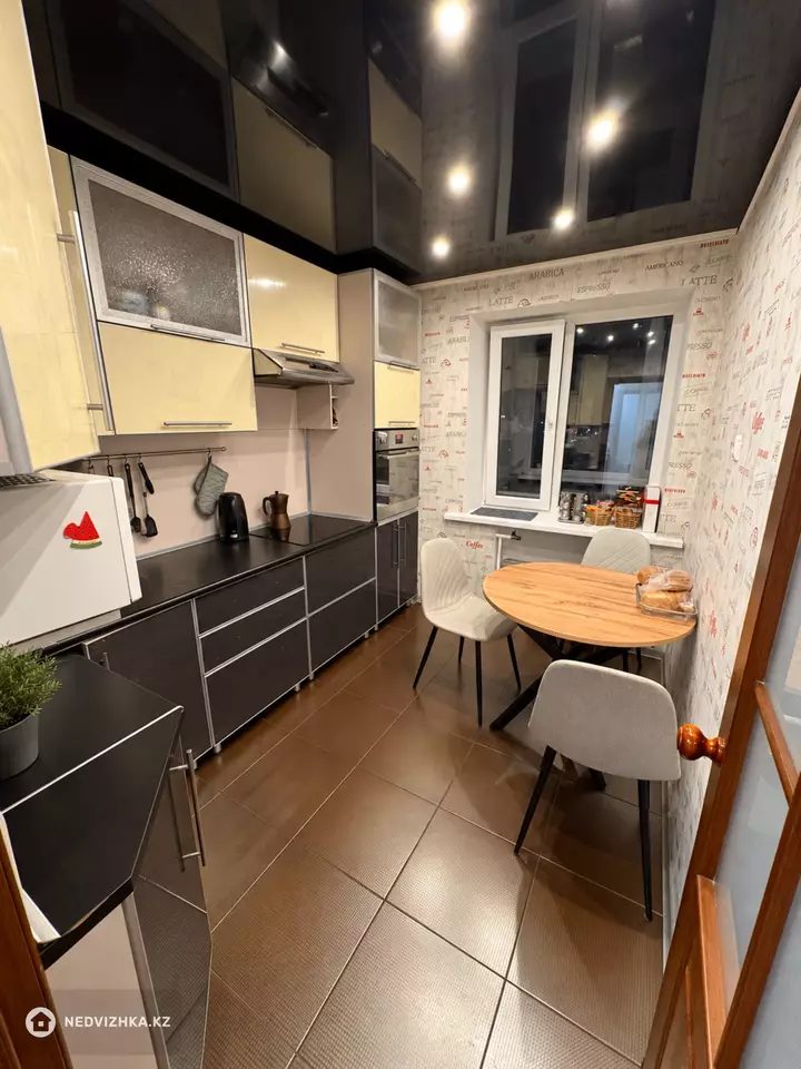 2-комнатная квартира, этаж 8 из 10, 51 м², фотография 4