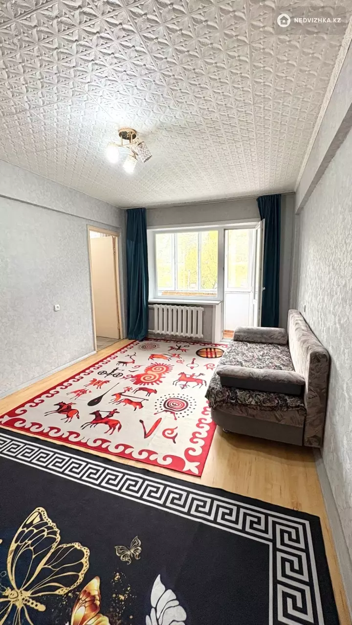 4-комнатная квартира, этаж 3 из 5, 59 м²