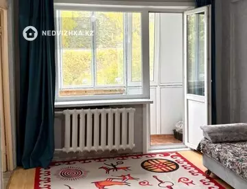 4-комнатная квартира, этаж 3 из 5, 59 м², миниатюра 2