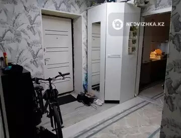 3-комнатная квартира, этаж 1 из 2, 60 м²
