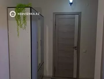 1-комнатная квартира, этаж 2 из 12, 46 м², Посуточно, миниатюра 9