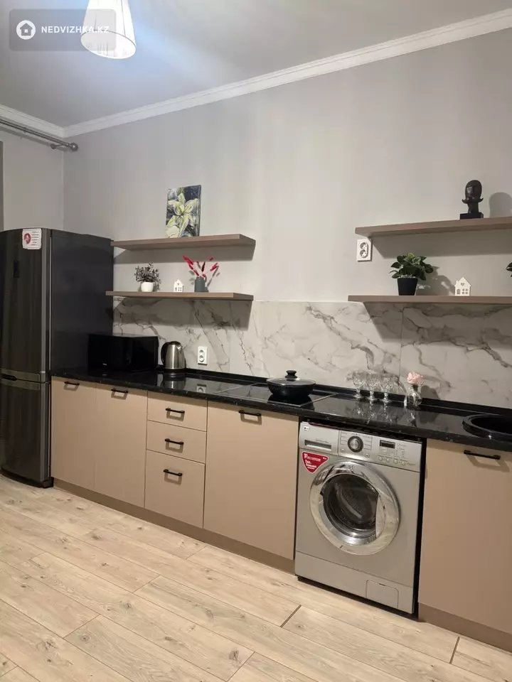 1-комнатная квартира, этаж 12 из 12, 50 м², Посуточно, фотография 5