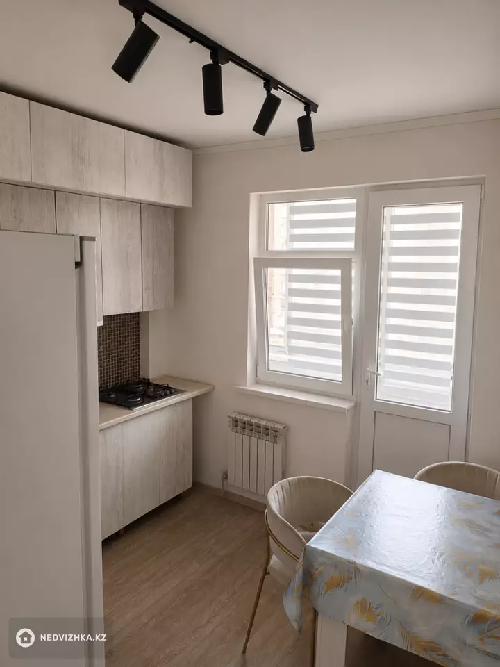 2-комнатная квартира, этаж 3 из 9, 60 м², фотография 4