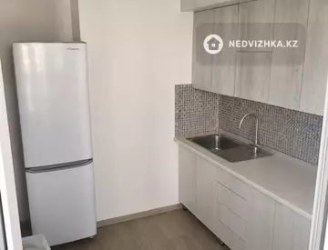 2-комнатная квартира, этаж 3 из 9, 60 м², миниатюра 2