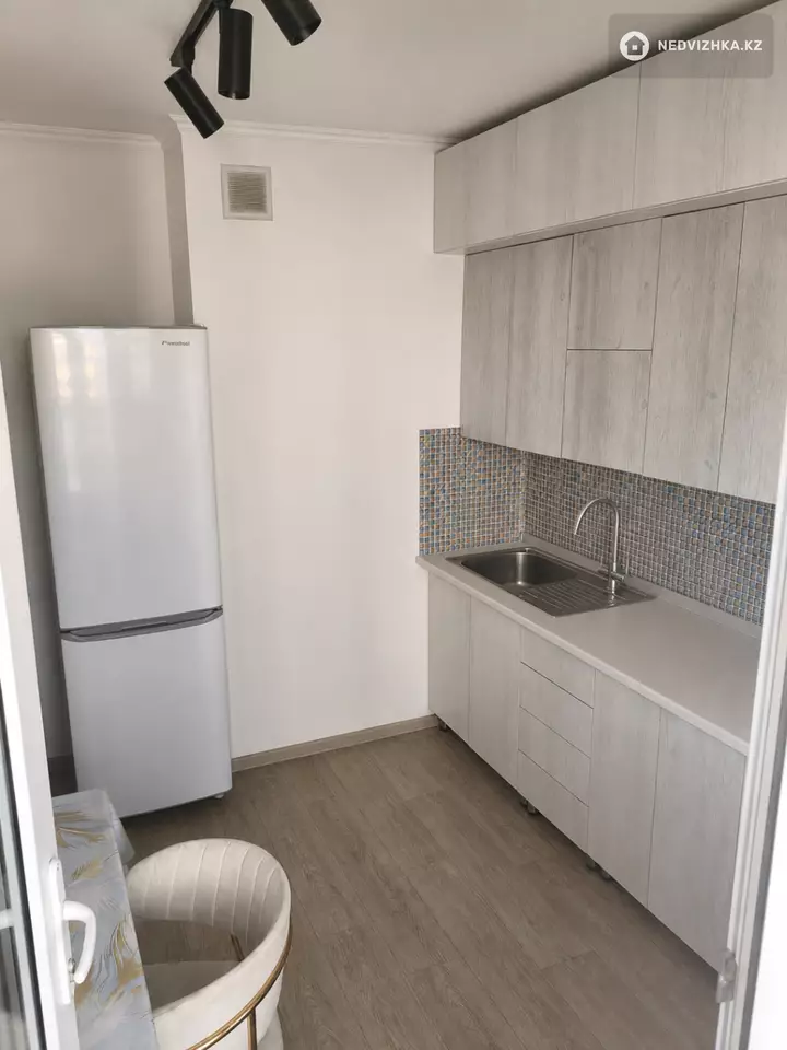 2-комнатная квартира, этаж 3 из 9, 60 м², фотография 2