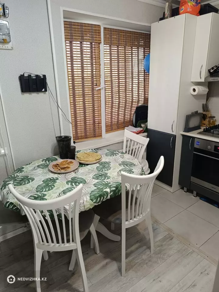 3-комнатная квартира, этаж 3 из 4, 72 м², фотография 3