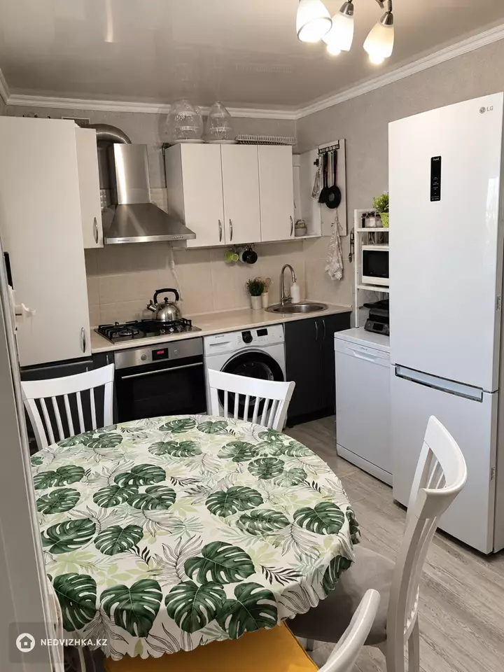 3-комнатная квартира, этаж 3 из 4, 72 м², фотография 4
