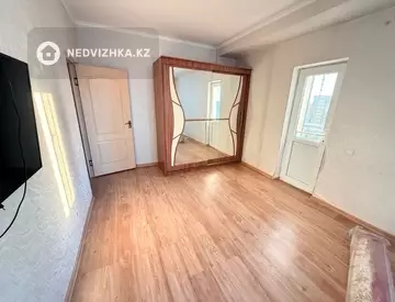 2-комнатная квартира, этаж 3 из 9, 65 м², миниатюра 3