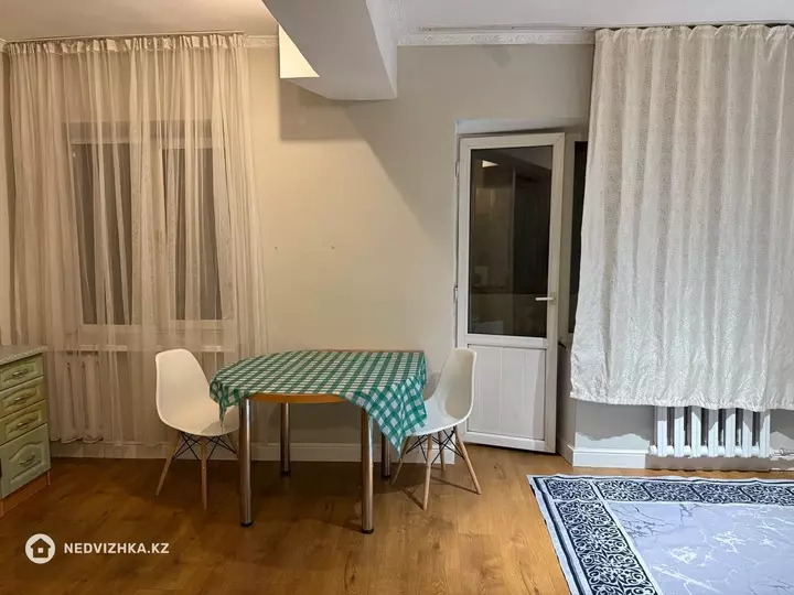 1-комнатная квартира, этаж 3 из 5, 38 м², фотография 2