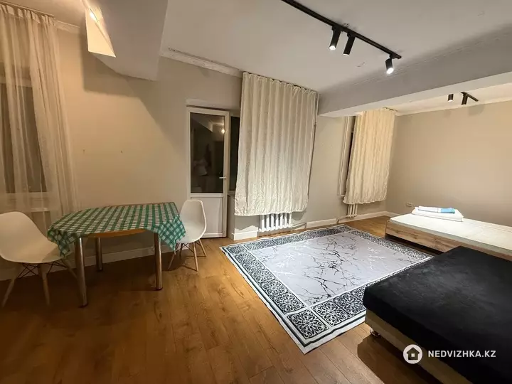1-комнатная квартира, этаж 3 из 5, 38 м², фотография 3