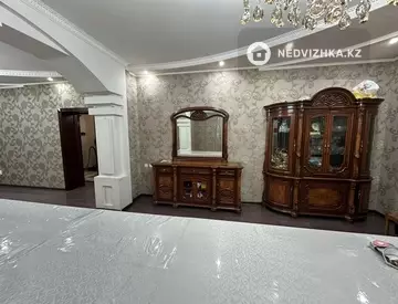 11-комнатная часть дома, 10 соток, 450 м²
