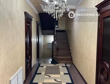 11-комнатная часть дома, 10 соток, 450 м²