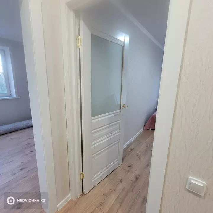 2-комнатная квартира, этаж 4 из 5, 44 м², фотография 4