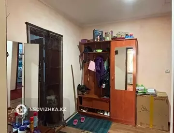 3-комнатная квартира, этаж 2 из 2, 56 м², миниатюра 1