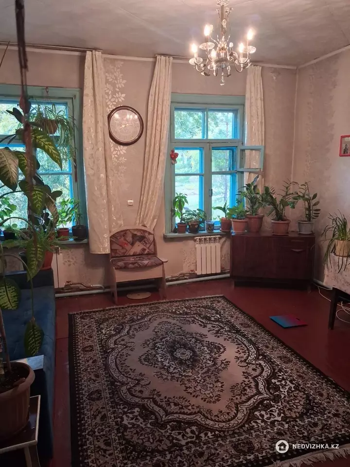 3-комнатная квартира, этаж 1 из 2, 60 м², фотография 2